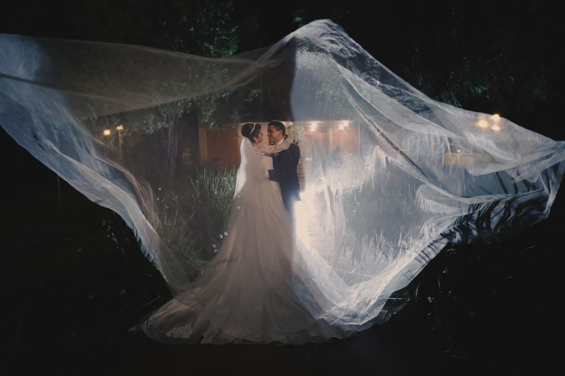 Foto Casamento Eliza e Adriano na Capela da Apae em Ituiutaba Foto Casamento Eliza e Adriano na Capela da Apae em Ituiutaba - Imagem 35