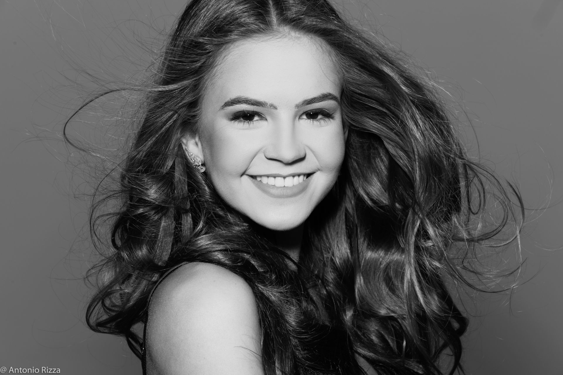 Foto Julia Sales - Imagem 1