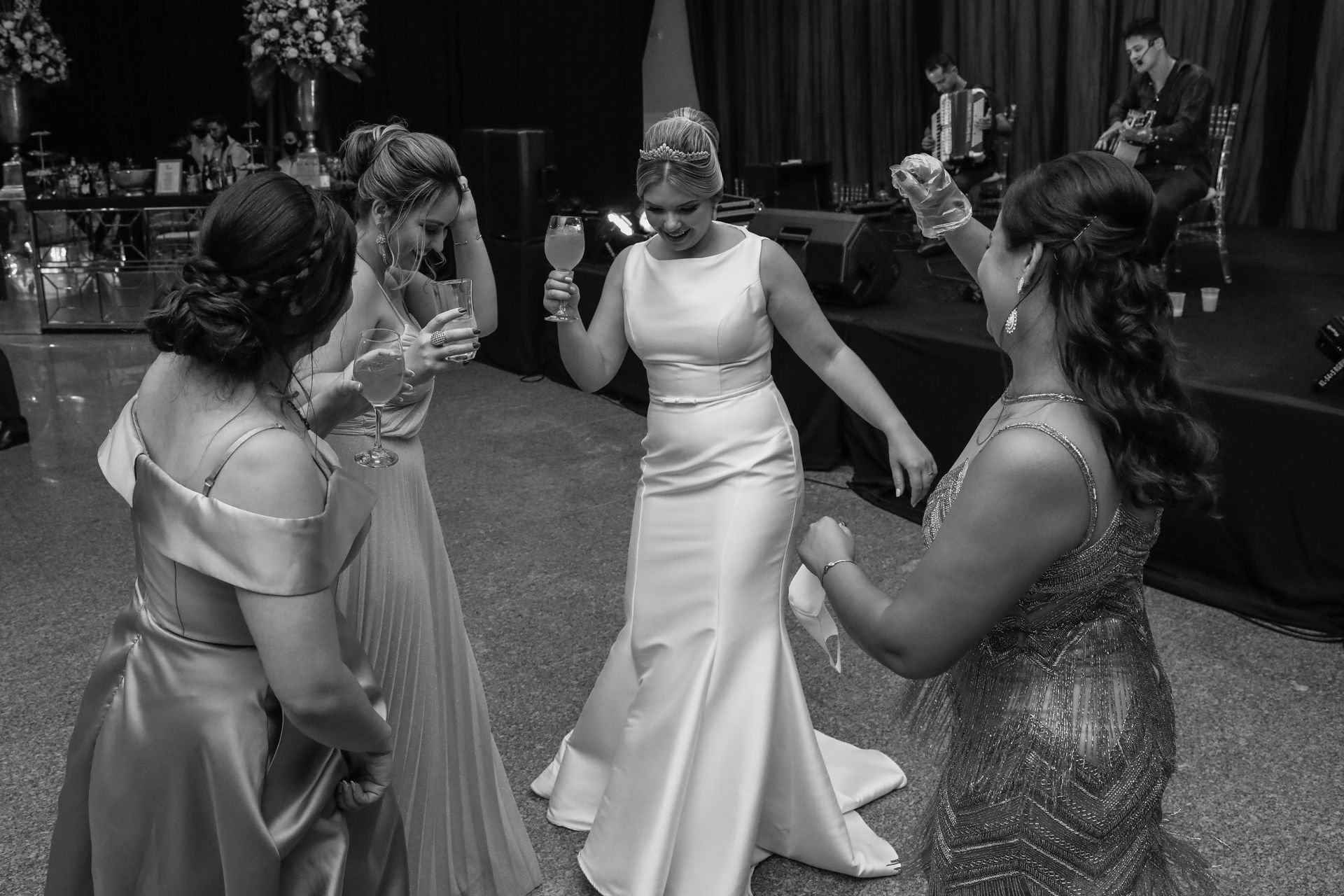 Foto Cerimonia religiosa de Lorena e Leonardo em Patos de minas - Imagem 158