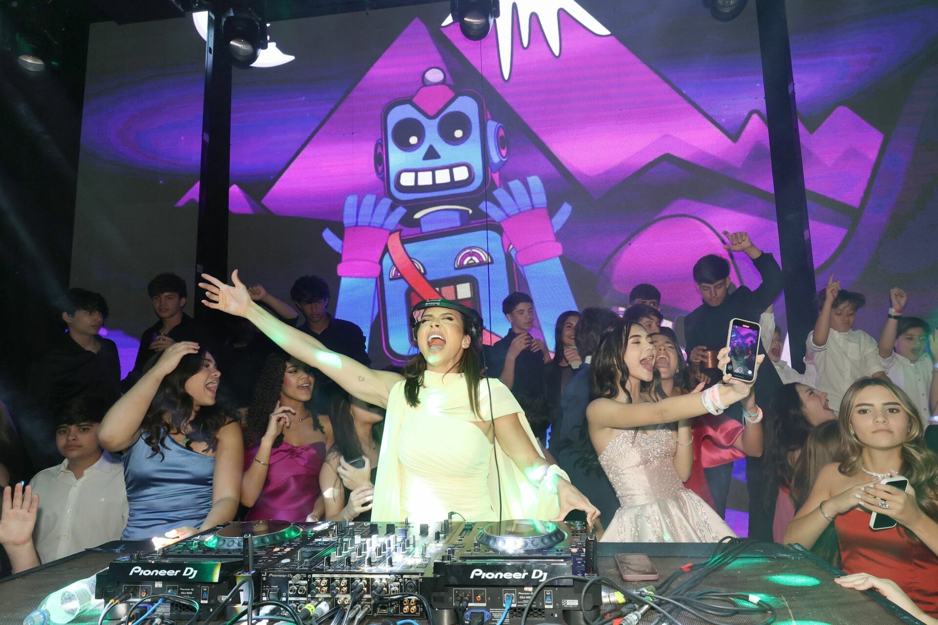 Foto 15 ANOS BARBARA ABIB - UM SONHO - Imagem 86