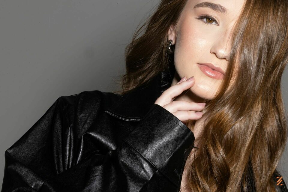 Ana Cecilia - 18 anos